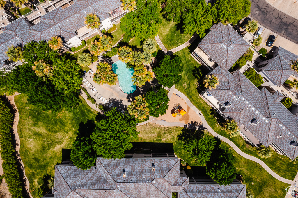 Birds eye view of property