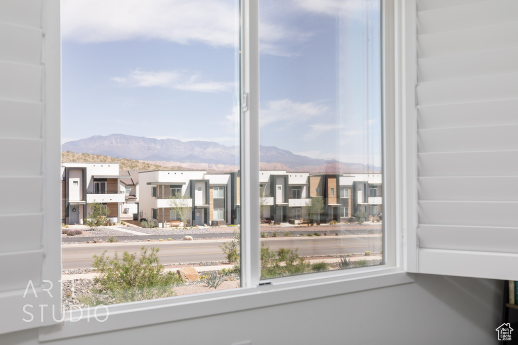 Details featuring a residential view and a mountain view