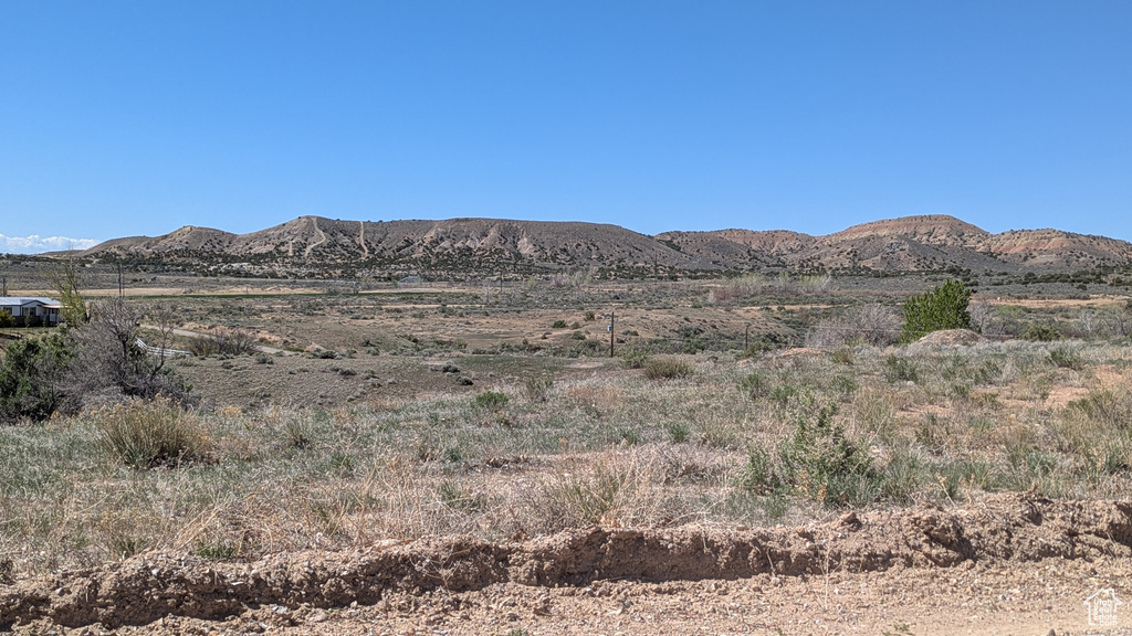 View of mountain feature