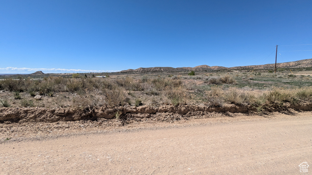 View of mountain feature