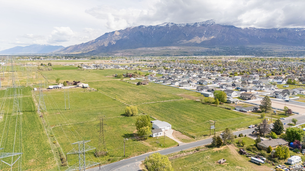 Aerial view with a mountain view