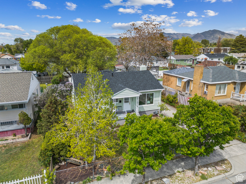 Bird's eye view with a mountain view and a residential view