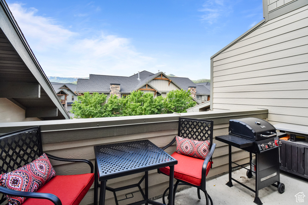 Balcony with grilling area