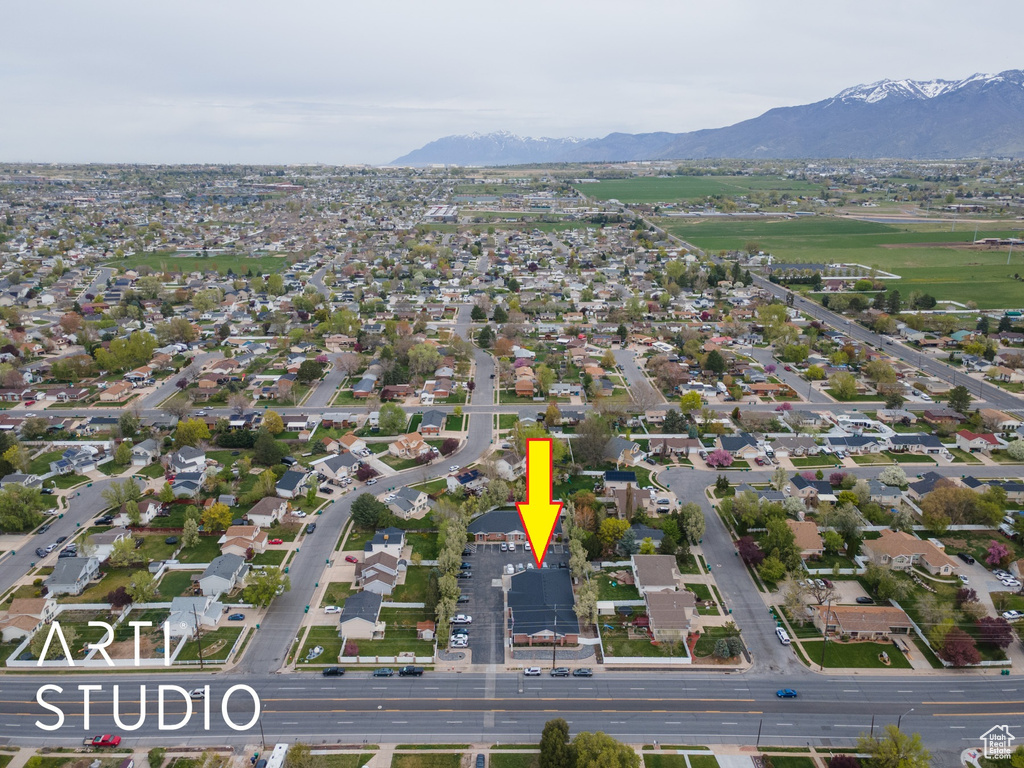 Bird\'s eye view featuring a mountain view