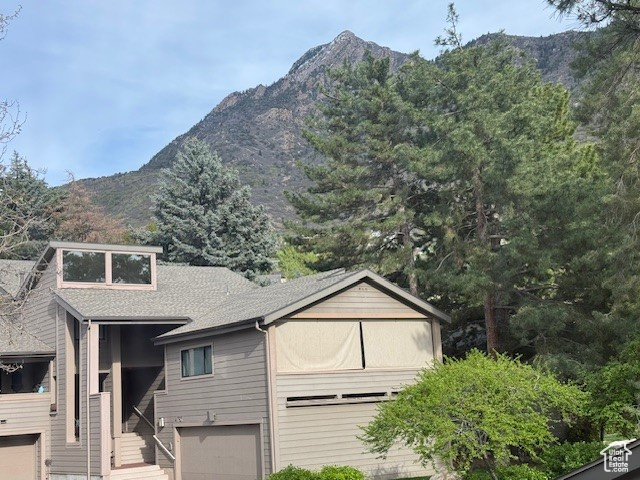 View of mountain feature