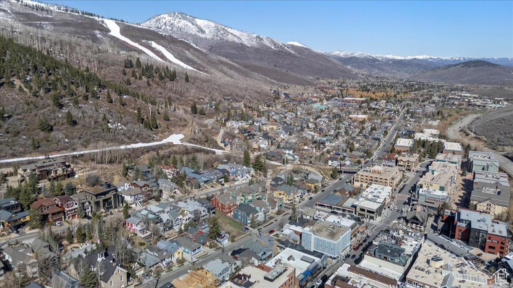 Aerial view with a mountain view
