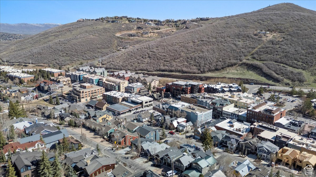 Drone / aerial view featuring a mountain view