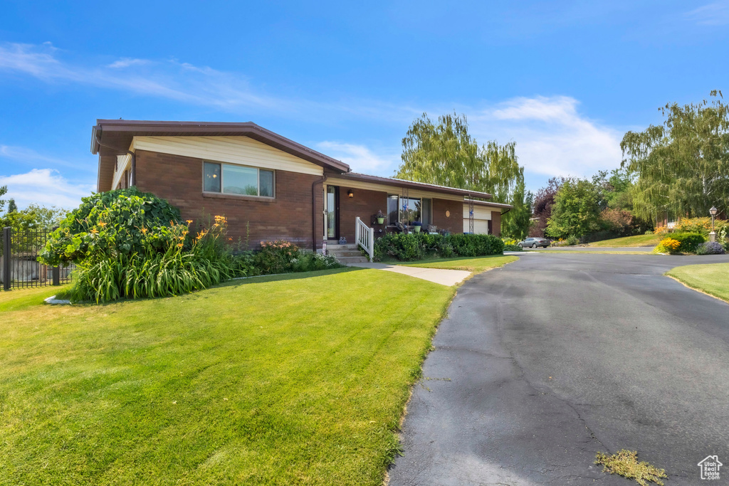 982 ORCHARD DR River Heights, UT 84321