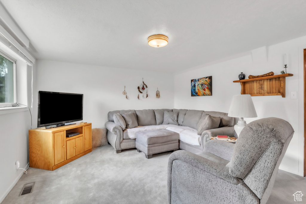 982 ORCHARD DR River Heights, UT 84321