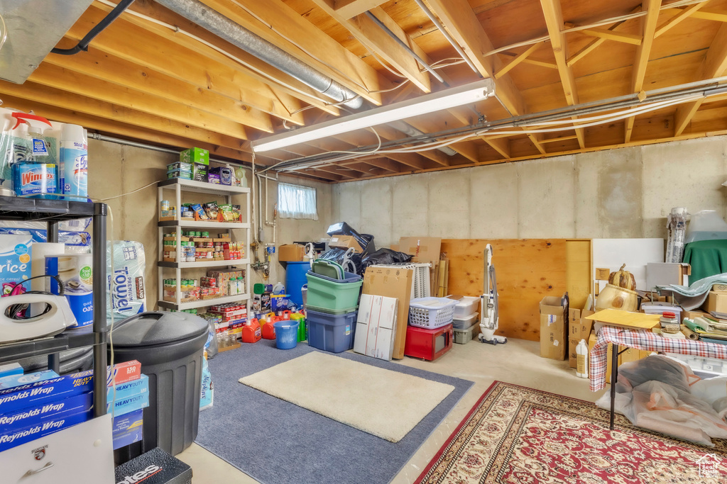 982 ORCHARD DR River Heights, UT 84321