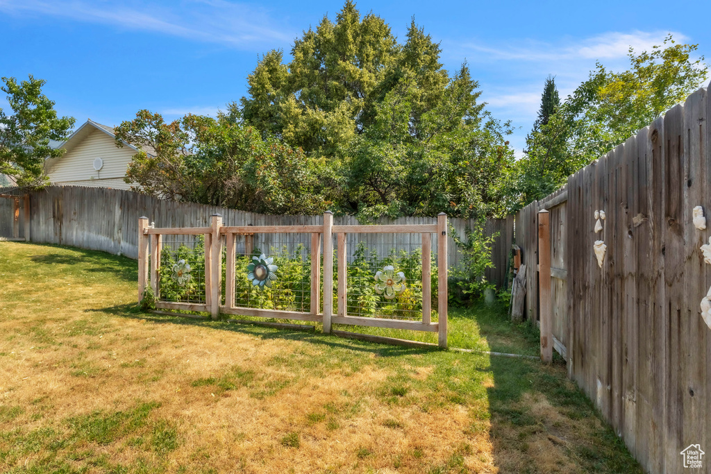 982 ORCHARD DR River Heights, UT 84321