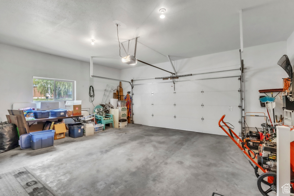 982 ORCHARD DR River Heights, UT 84321