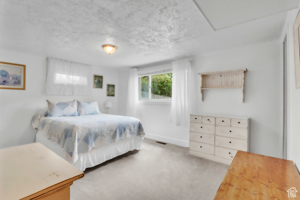 982 ORCHARD DR River Heights, UT 84321