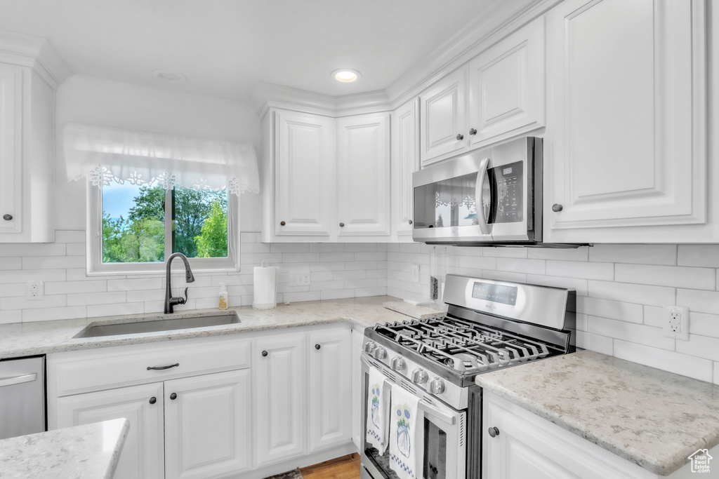 982 ORCHARD DR River Heights, UT 84321
