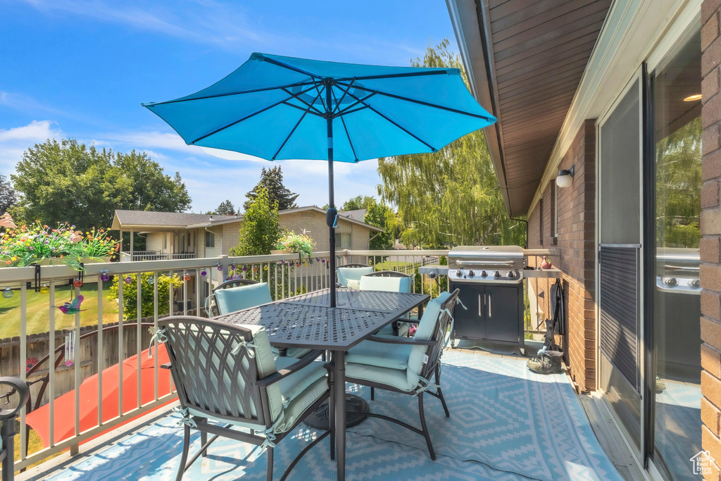 982 ORCHARD DR River Heights, UT 84321