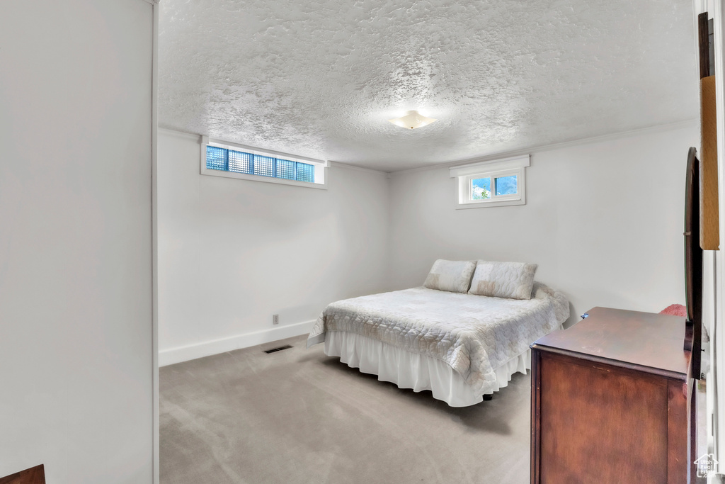 982 ORCHARD DR River Heights, UT 84321