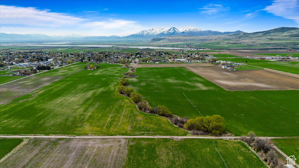 Bird's eye view with a mountain view