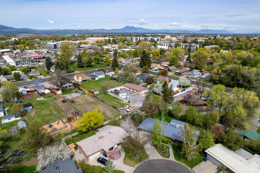 Bird\\\\\\\'s eye view featuring a residential view and a mountain view