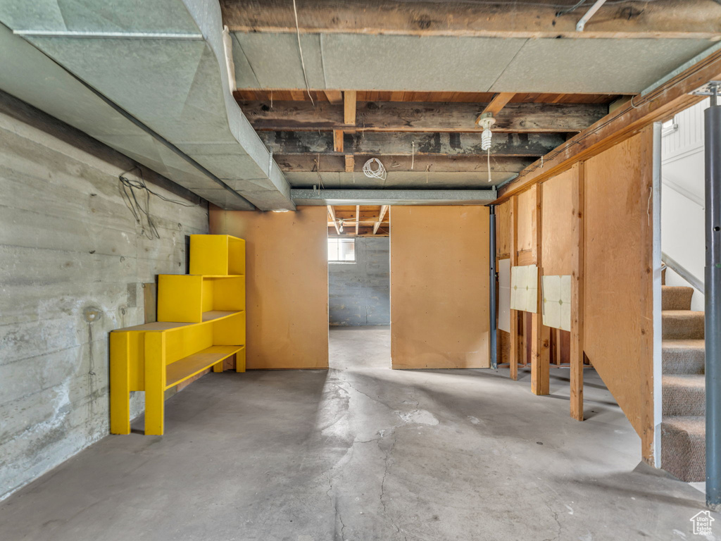 Below grade area with stairs
