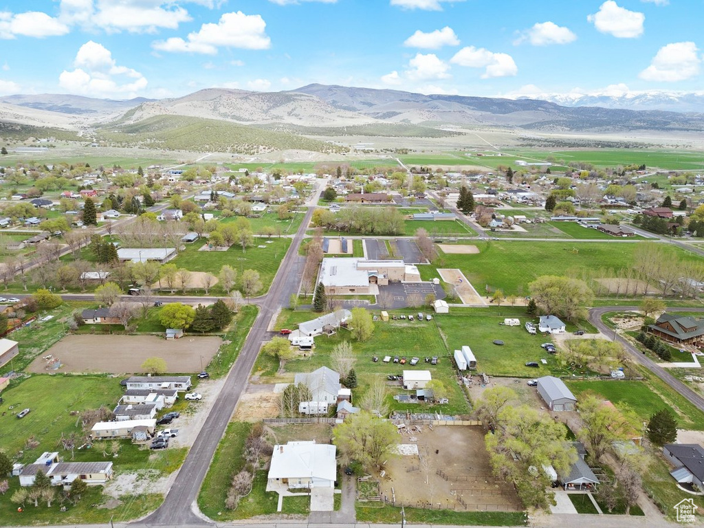 Bird\'s eye view with a residential view and a mountain view