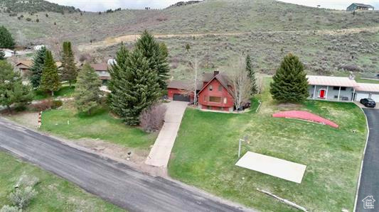 Bird's eye view with a mountain view