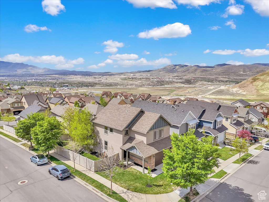 Bird's eye view featuring a mountain view and a residential view