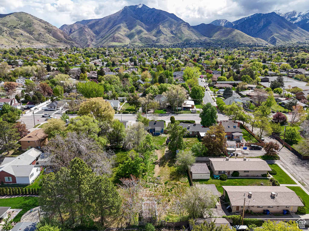 Bird\\\'s eye view with a mountain view and a residential view