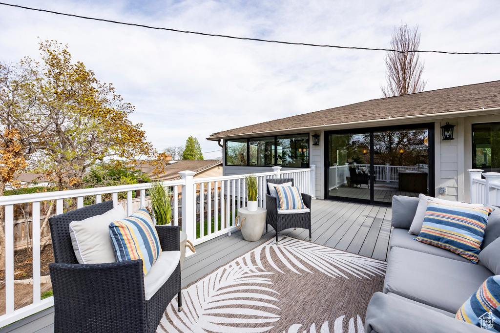 Deck featuring an outdoor hangout area