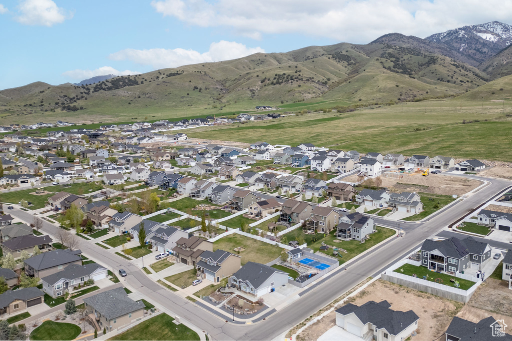 Bird\\\'s eye view with a residential view and a mountain view