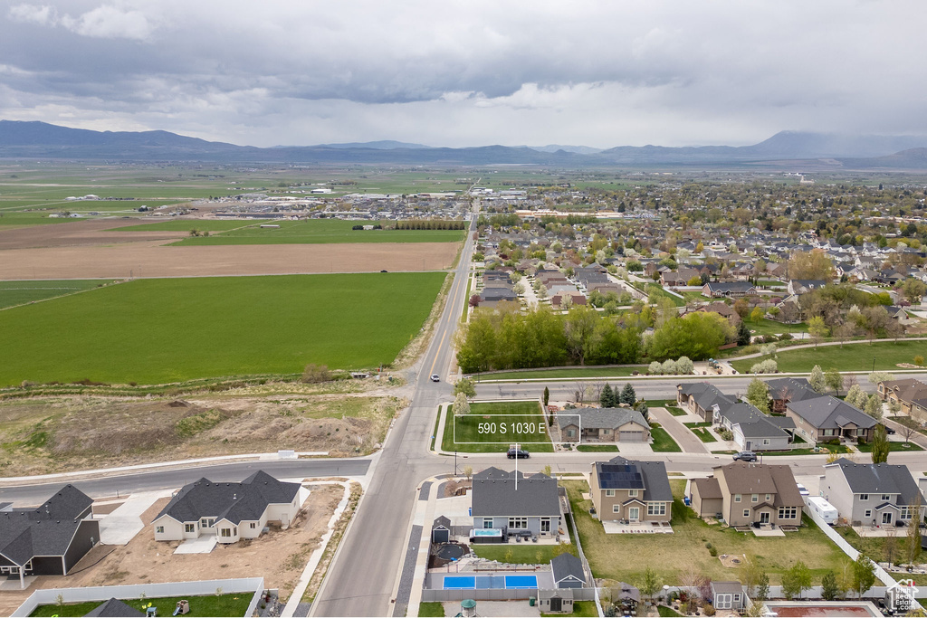 Bird\\\'s eye view with a mountain view and a residential view