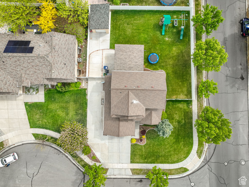 Birds eye view of property