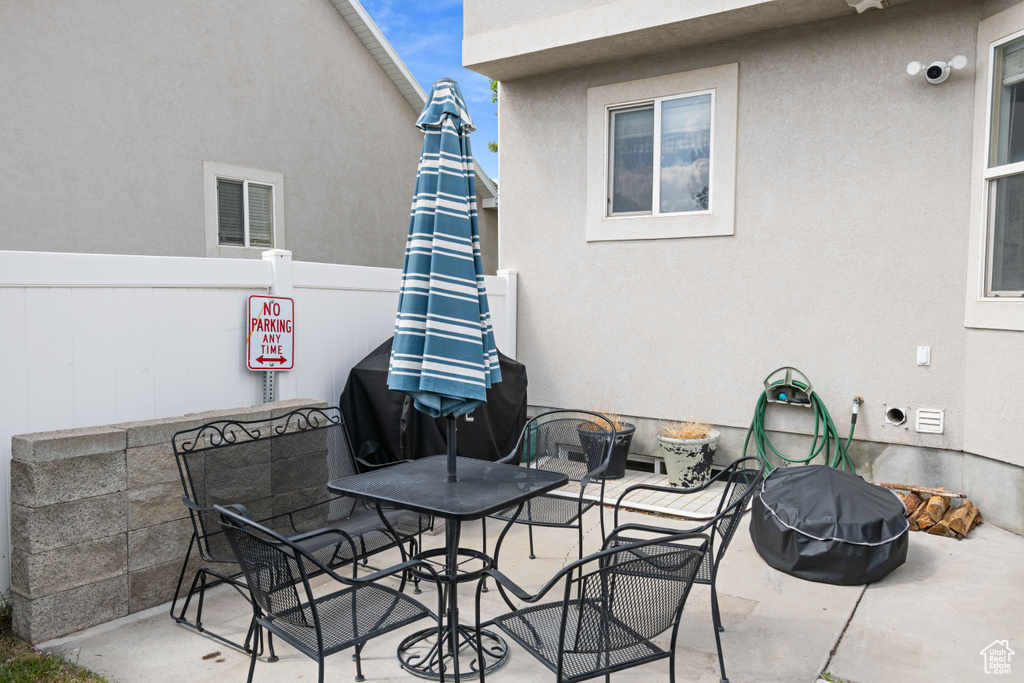 View of patio / terrace featuring outdoor dining area