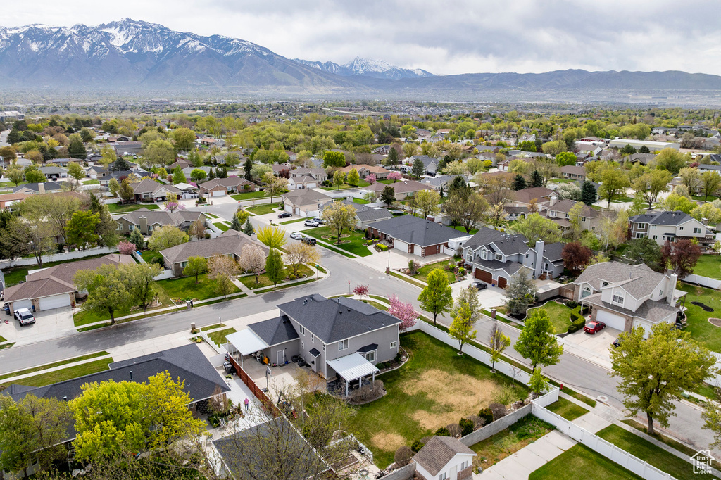 Bird's eye view featuring a residential view and a mountain view