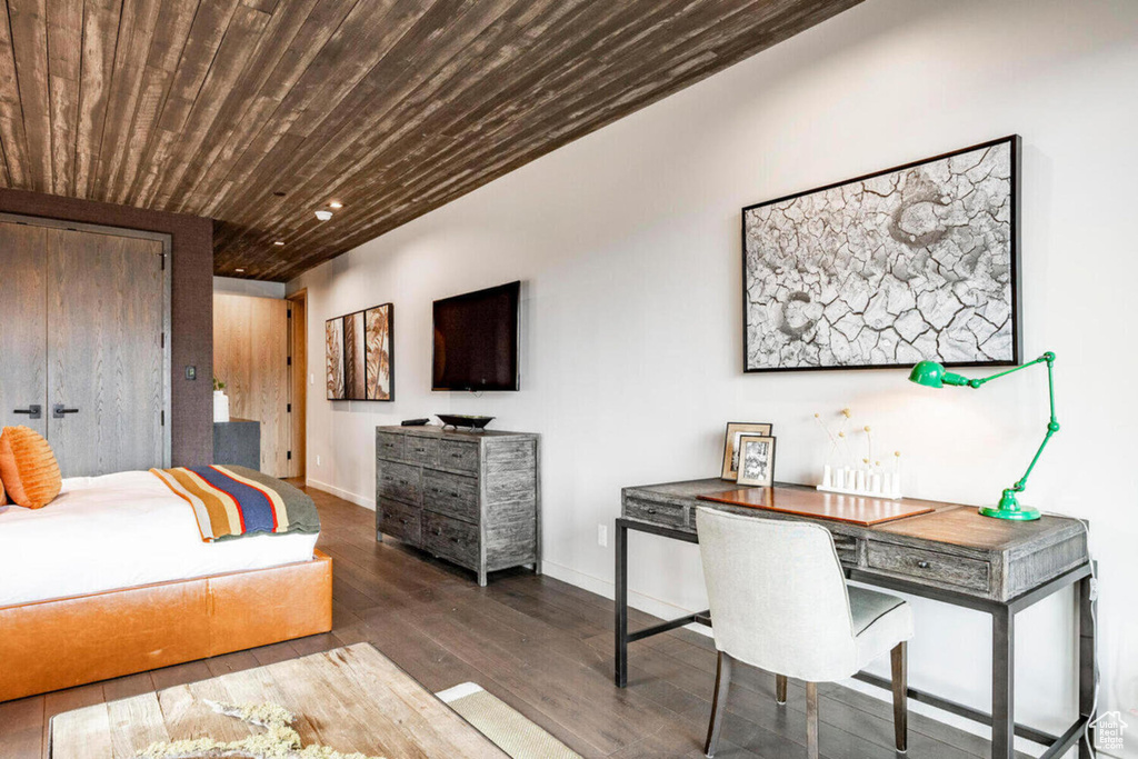 Bedroom featuring baseboards, recessed lighting, wood finished floors, and wooden ceiling