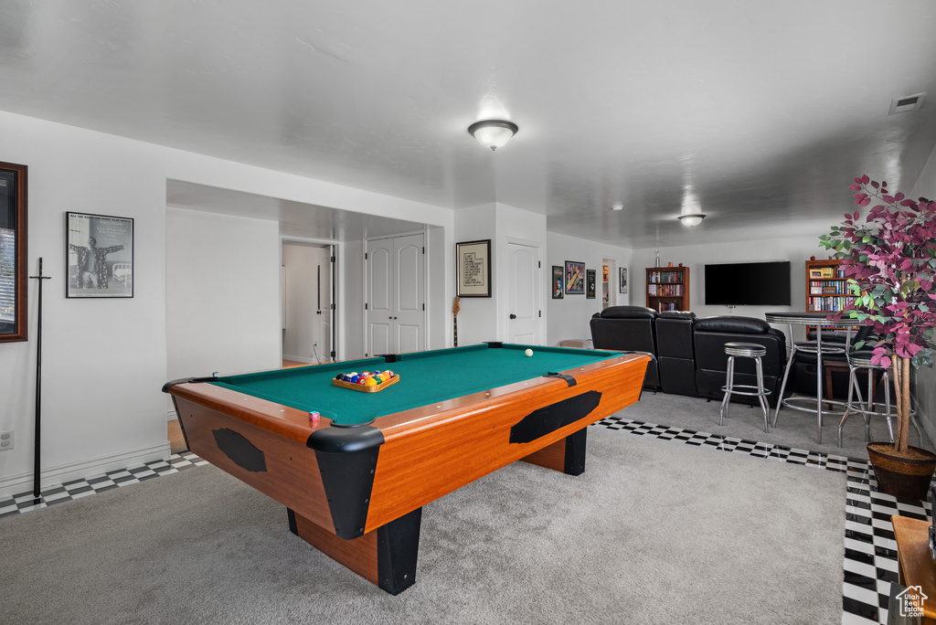 Recreation room with visible vents, carpet flooring, baseboards, and pool table