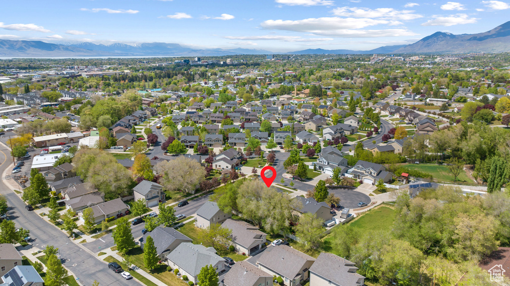 Aerial view with a residential view and a mountain view