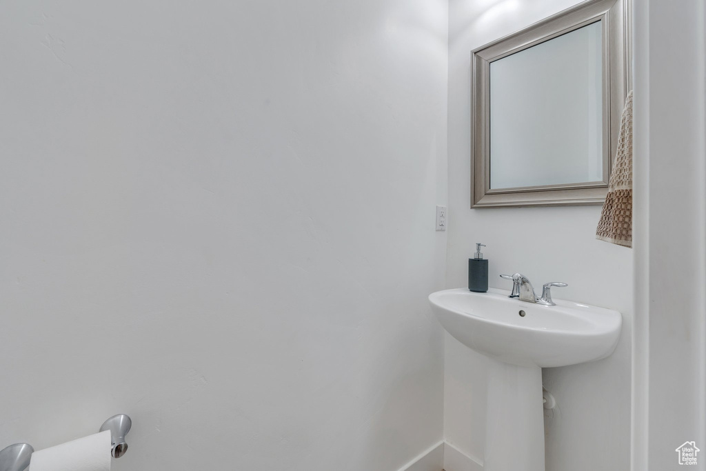 Bathroom with a sink