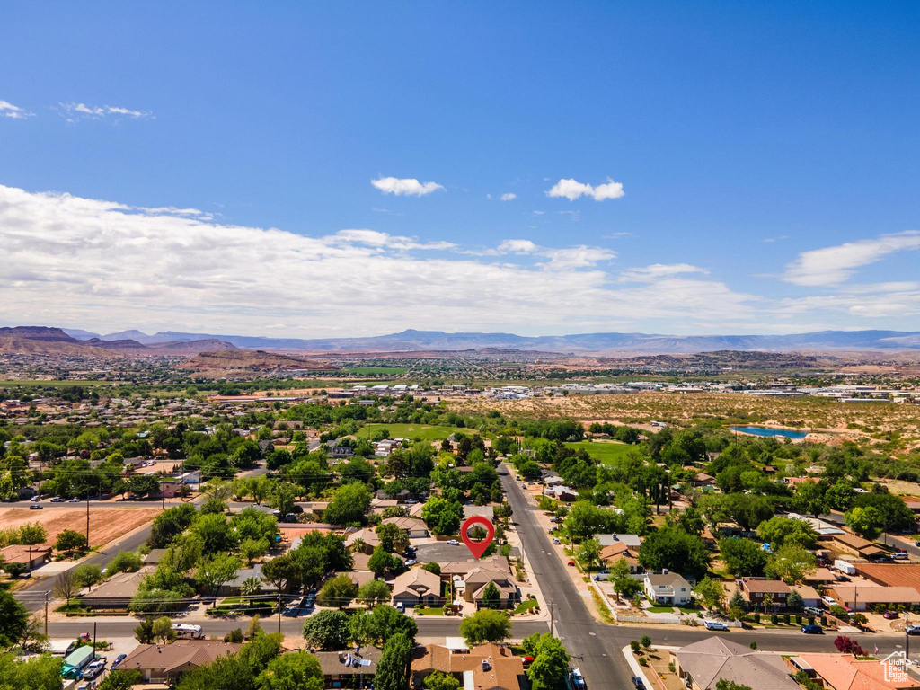 Bird\\\'s eye view with a residential view and a mountain view