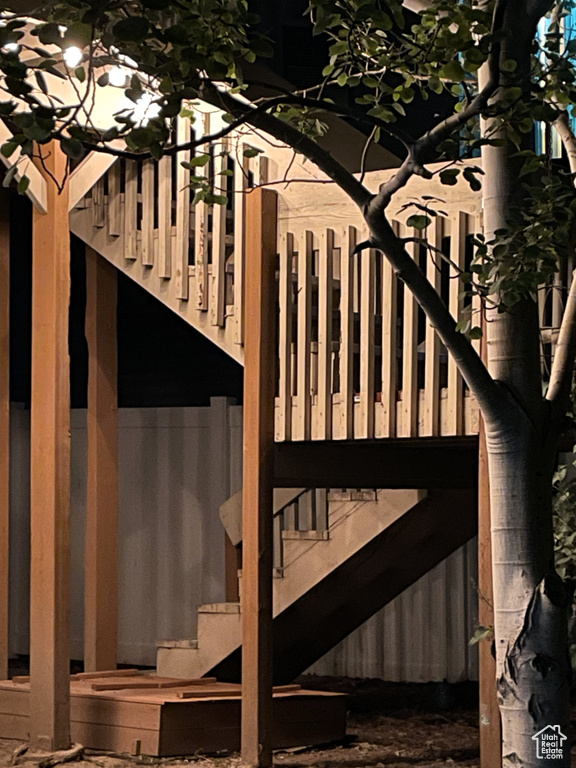 Gate with stairs