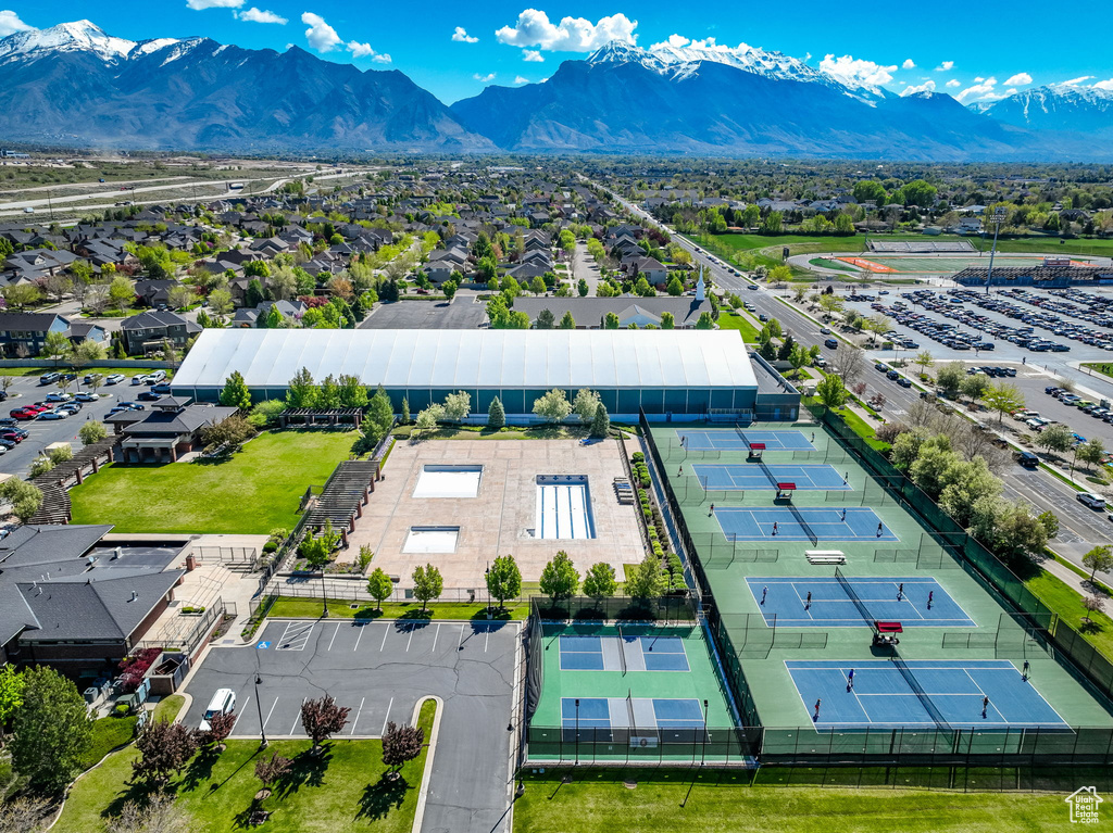 Bird's eye view featuring a mountain view