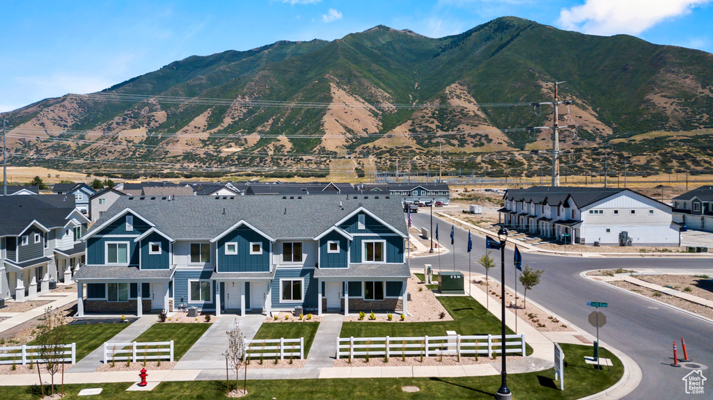 View of mountain feature featuring a residential view