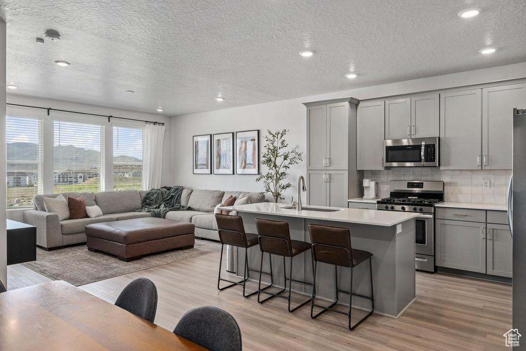 897 W SUNSPEAR DR Saratoga Springs, UT 84045