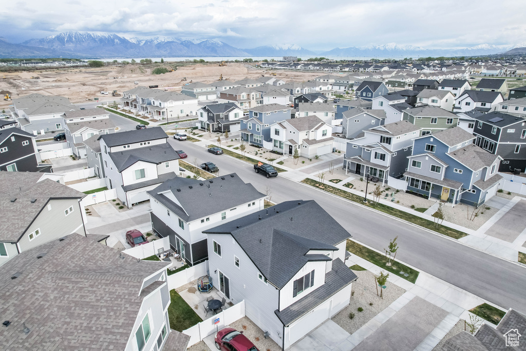 Aerial view with a residential view and a mountain view