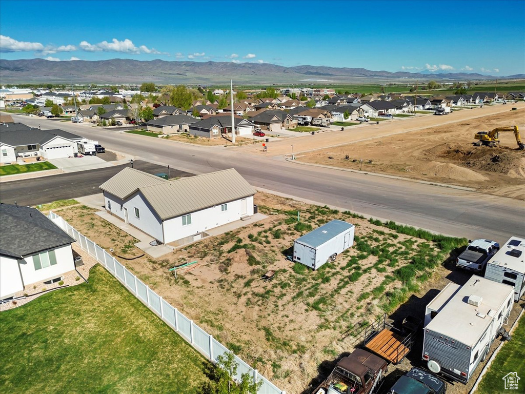 Bird's eye view with a residential view and a mountain view