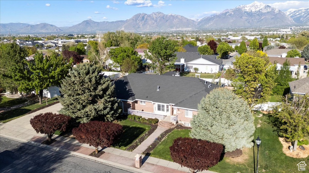 Drone / aerial view featuring a residential view and a mountain view