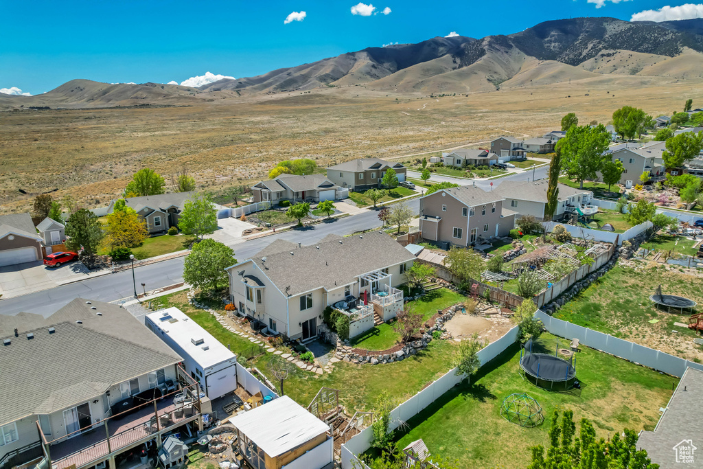 Aerial view with a residential view and a mountain view