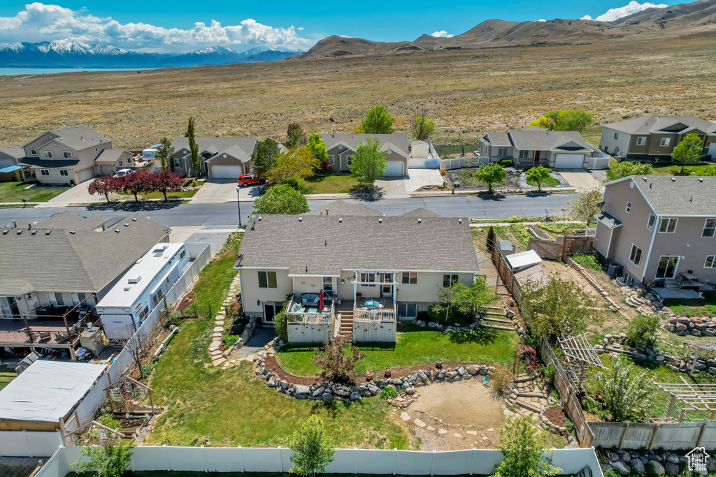 Bird's eye view featuring a mountain view and a residential view