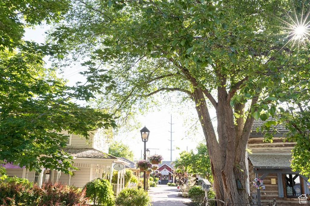 View of surrounding community