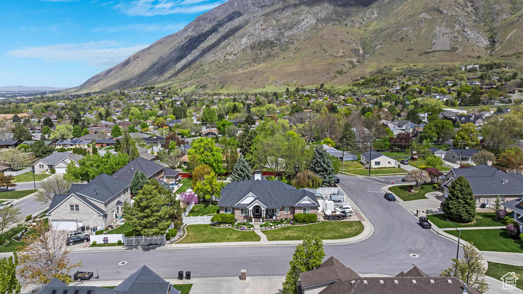 Bird's eye view featuring a mountain view and a residential view
