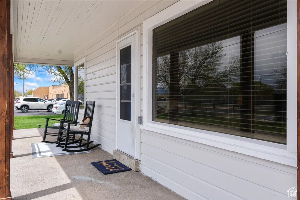 View of patio / terrace with covered porch